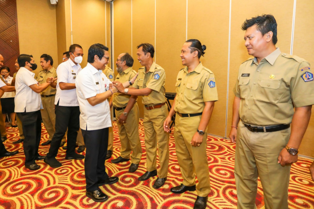 Ingatkan Selalu Berikan Pelayanan Terbaik Pada Masyarakat